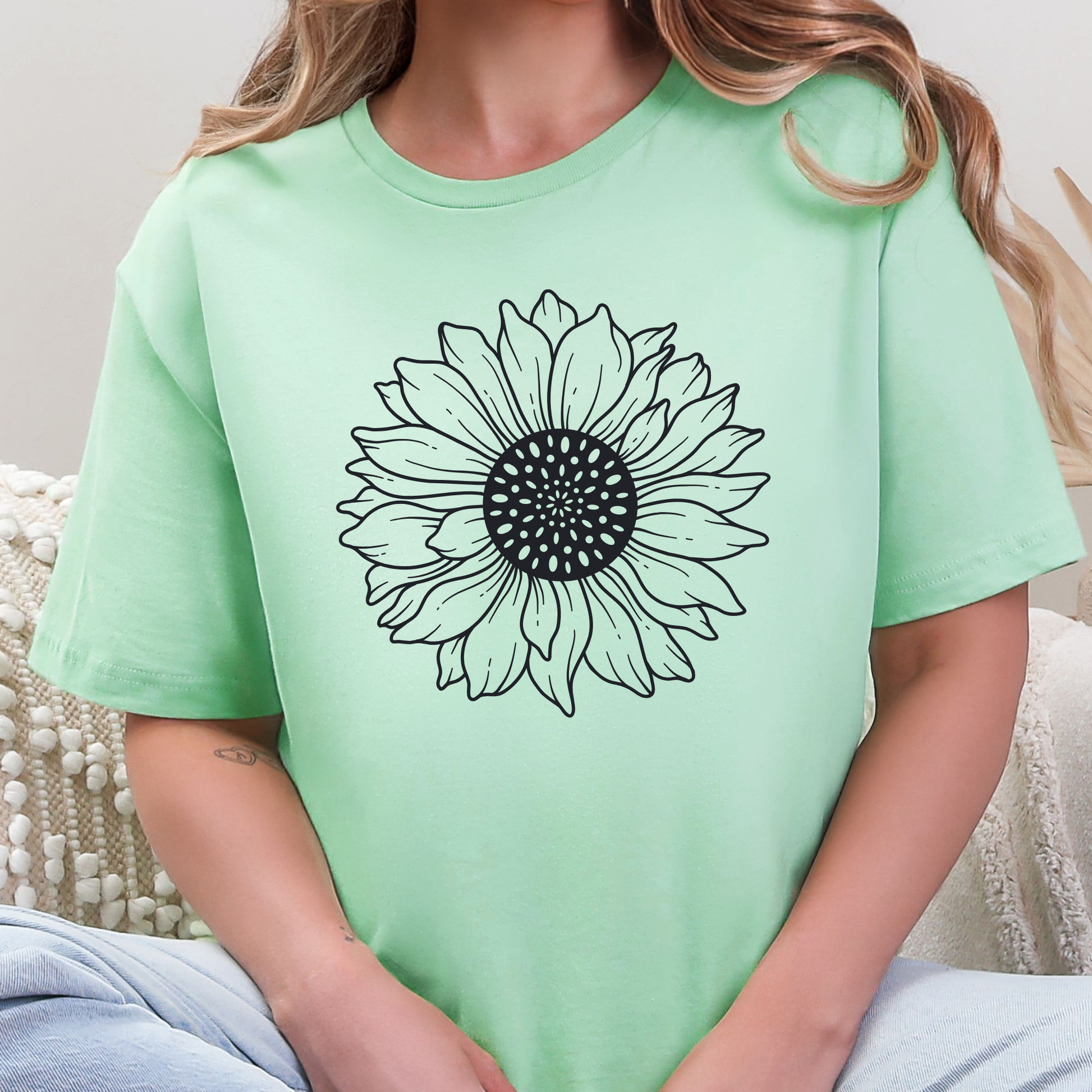 Wholesale Sunflower Outline Graphic Tee - Mint