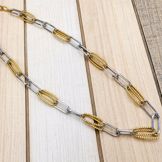 Mary Necklace