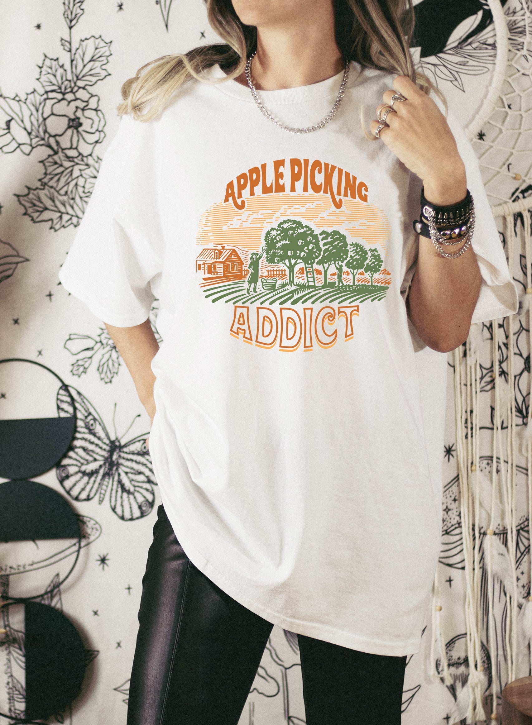 Wholesale Apple Picking Addict Graphic Tee - Black Sweatshirt
